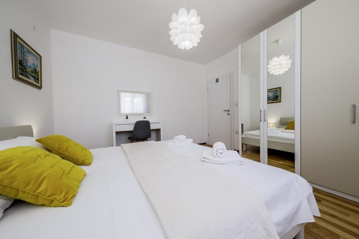 Hotel Ani In Trogir * Mittel-Dalmatien Donji Seget Exterior foto